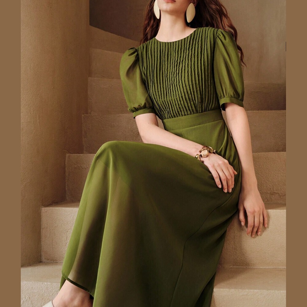 Dark Kelly Green Pintuck Puff Sleeve Maxi Dress - Picture 2 of 7